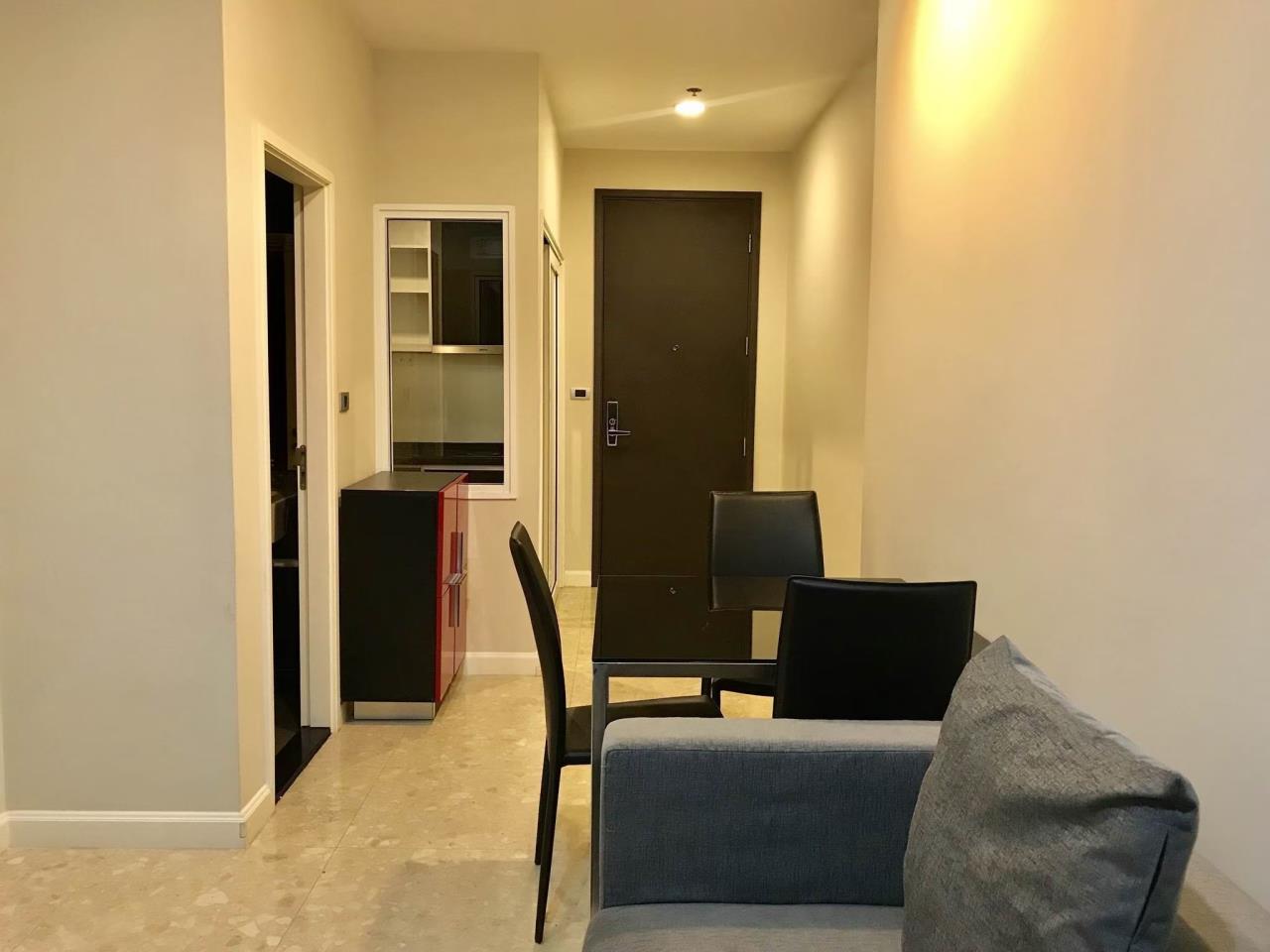 Blue Whale Property Agency's The Crest 34 Condominium for Rent { 1 Bedroom  1 Bathroom    45.39 SQ.M ฿25,000/month} Near by BTS Thonglor 4
