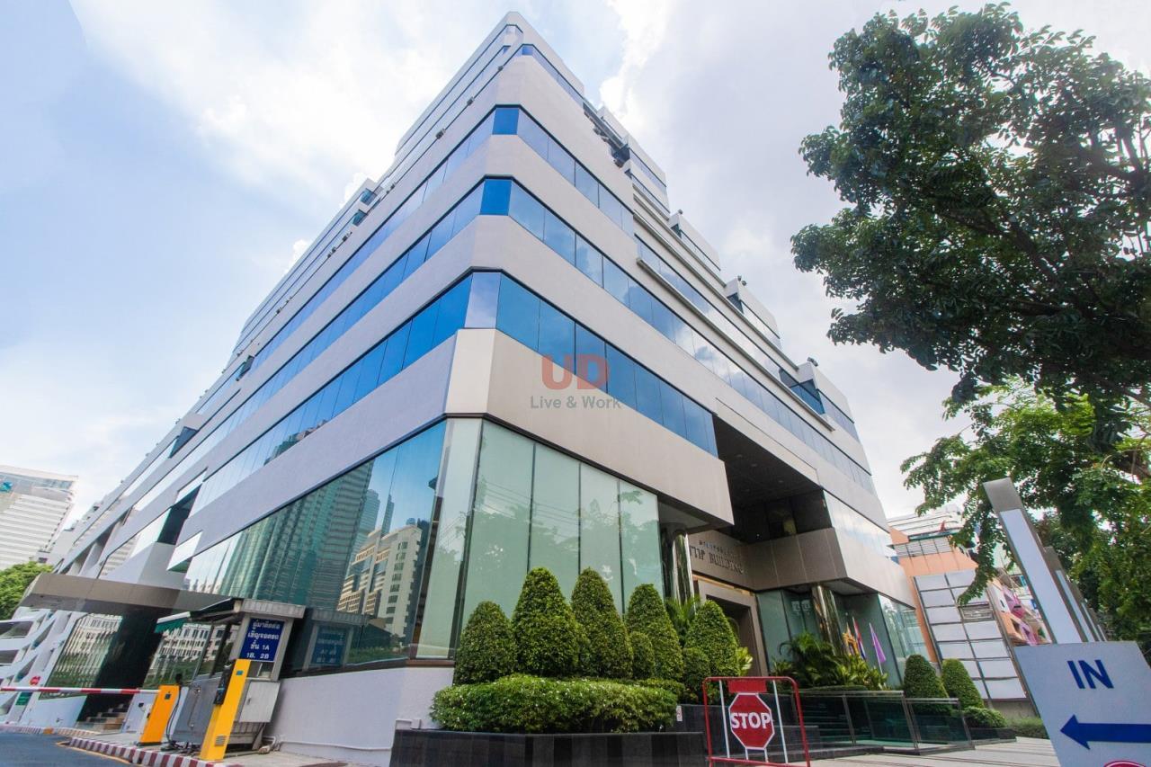 UD Live & Work Agency's Office space near BTS Saladaeng 1