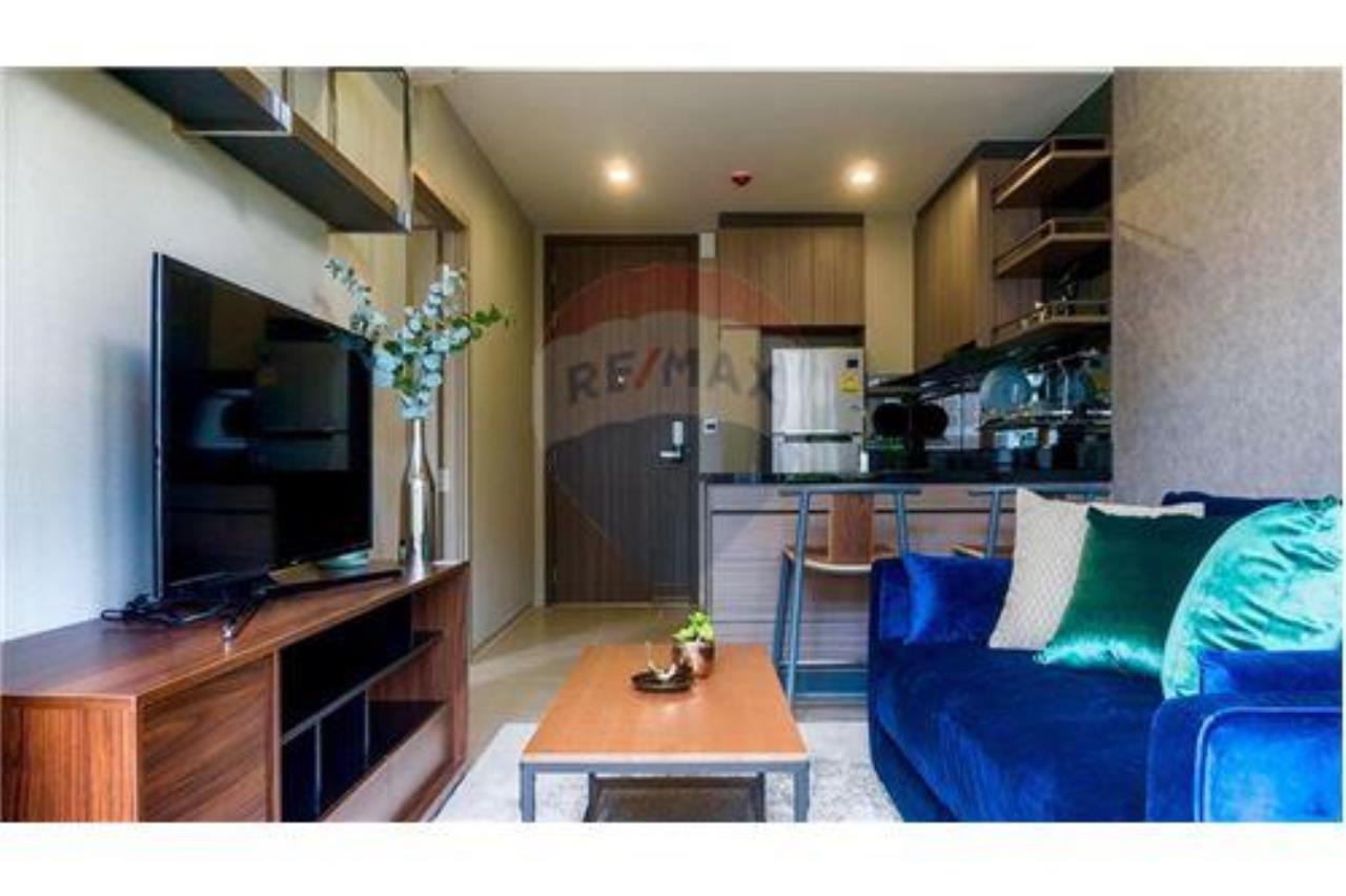 RE/MAX Executive Homes Agency's 1 Bed / 1 Bath / Low Floor / Mori Haus 5