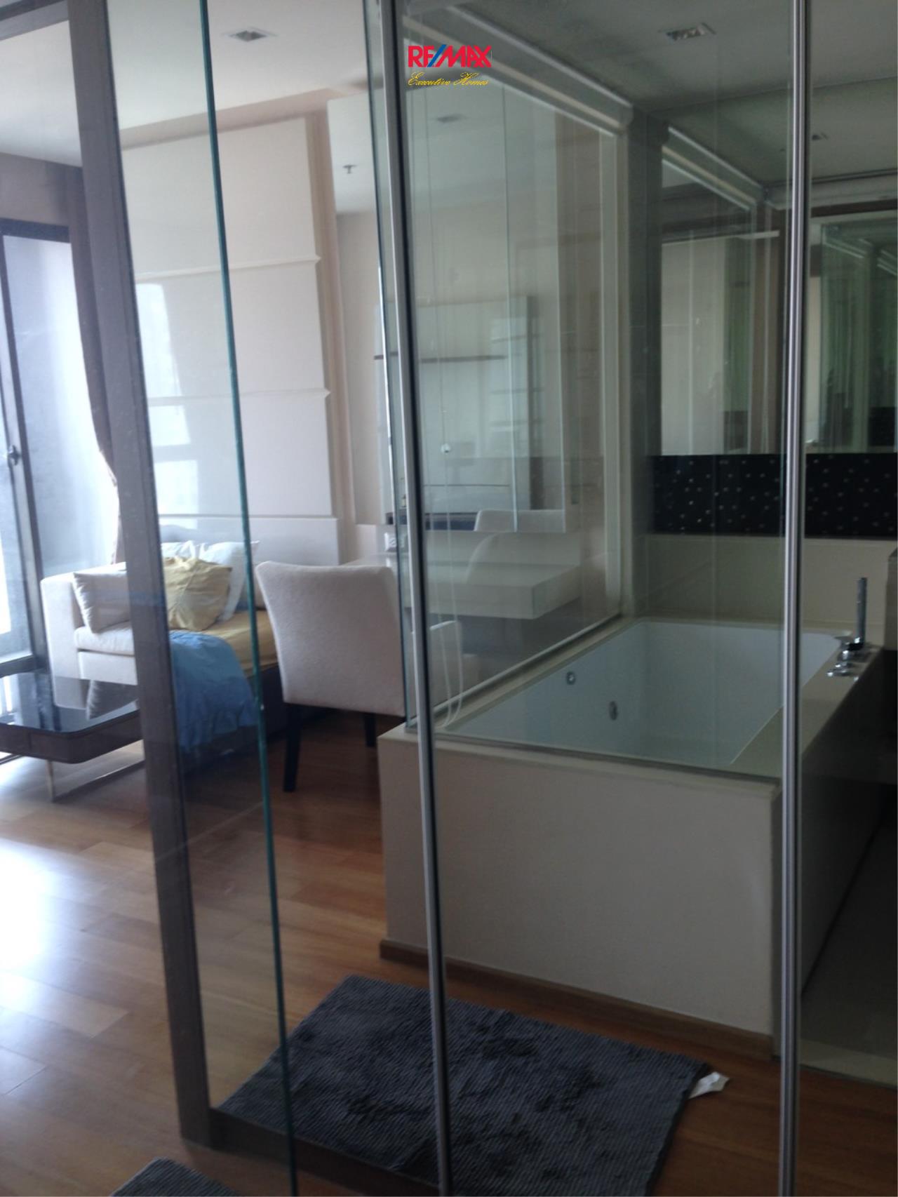 RE/MAX Executive Homes Agency's Beautiful 1 Bedroom for Rent The Address Sathorn 9