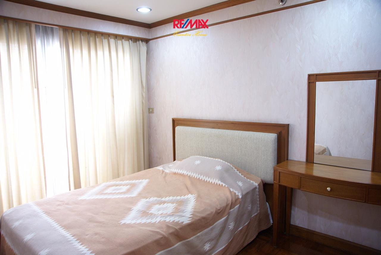 RE/MAX Executive Homes Agency's Spacious 2 Bedroom for Rent Witthayu Complex 2