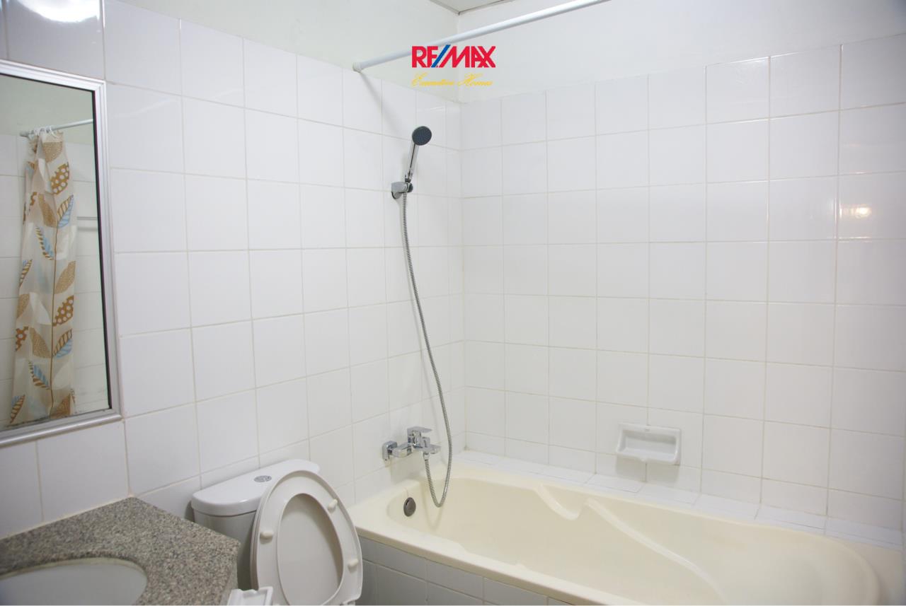RE/MAX Executive Homes Agency's Spacious 2 Bedroom for Rent Witthayu Complex 5