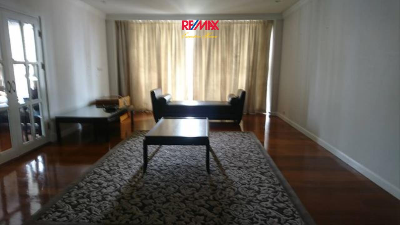 RE/MAX Executive Homes Agency's Spacious 4 Bedroom for Rent Chidlom Place 1