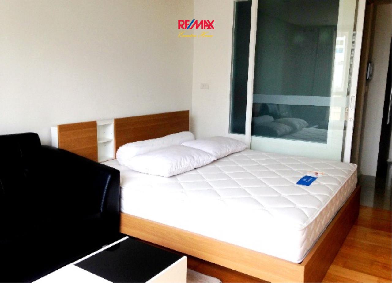 RE/MAX Executive Homes Agency's Nice Studio type Bedroom for Rent 15 Sukhumvit Residence 2