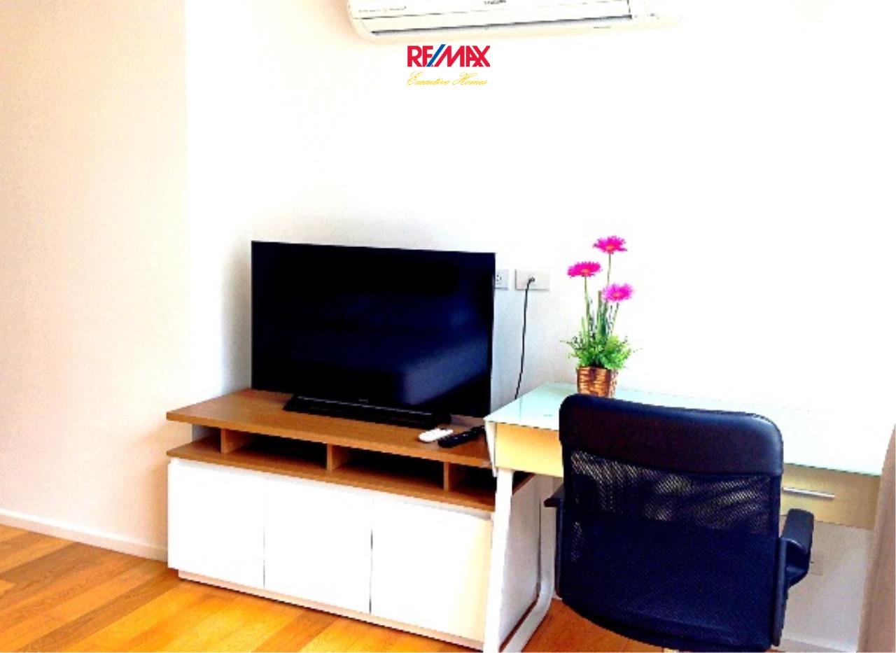 RE/MAX Executive Homes Agency's Nice Studio type Bedroom for Rent 15 Sukhumvit Residence 3