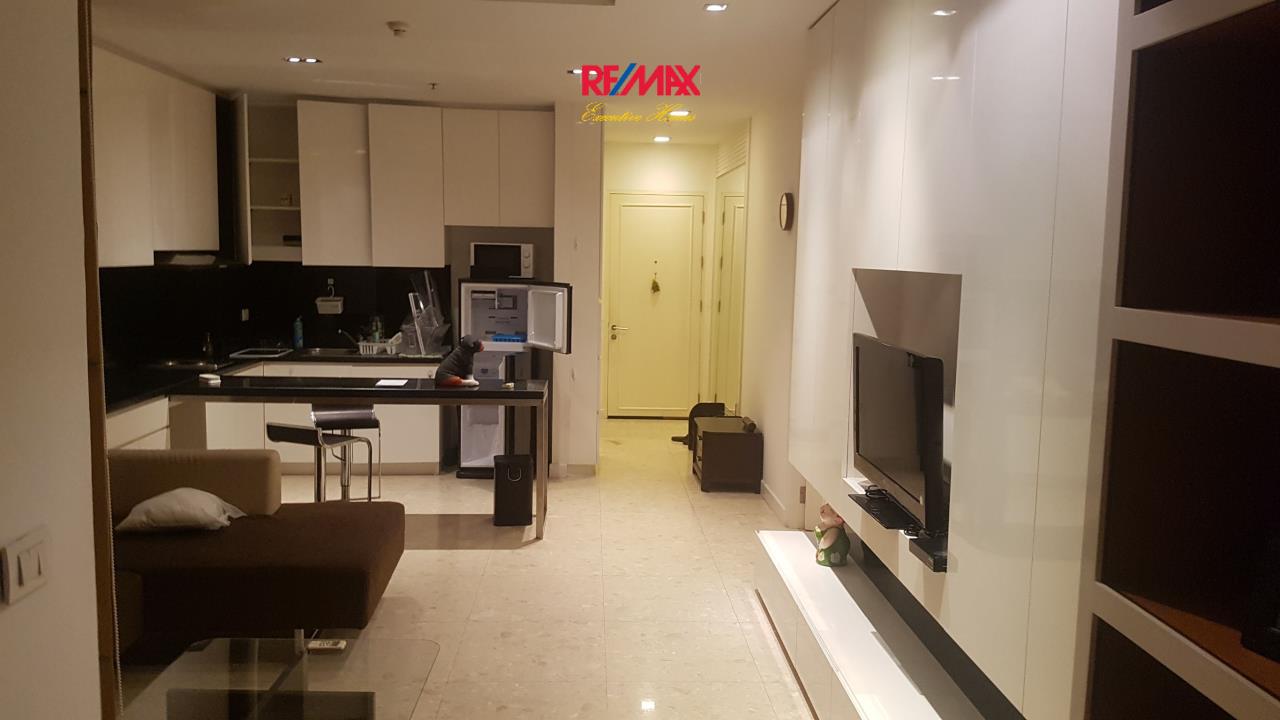 RE/MAX Executive Homes Agency's Spacious 1 Bedroom for Rent Nusasiri Grand Condo 4