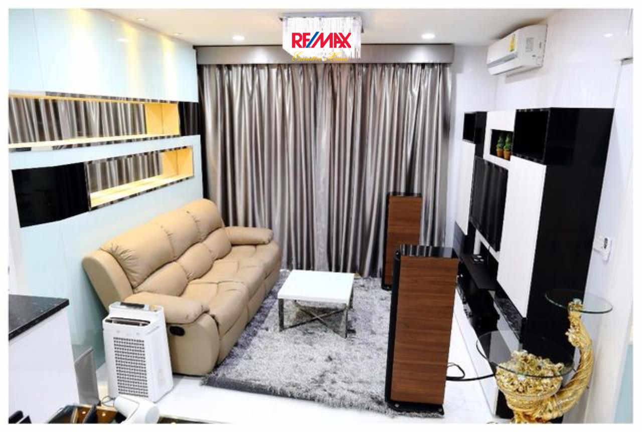 RE/MAX Executive Homes Agency's Spacious 1 Bedroom for Sale Vista Garden 1
