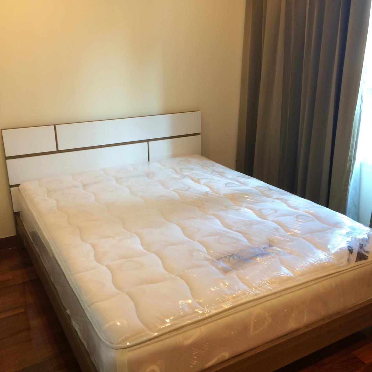 Quality Life Property Agency's 1-Bedroom Condo For Rent  In Urbana Langsuan 14 Foor 4