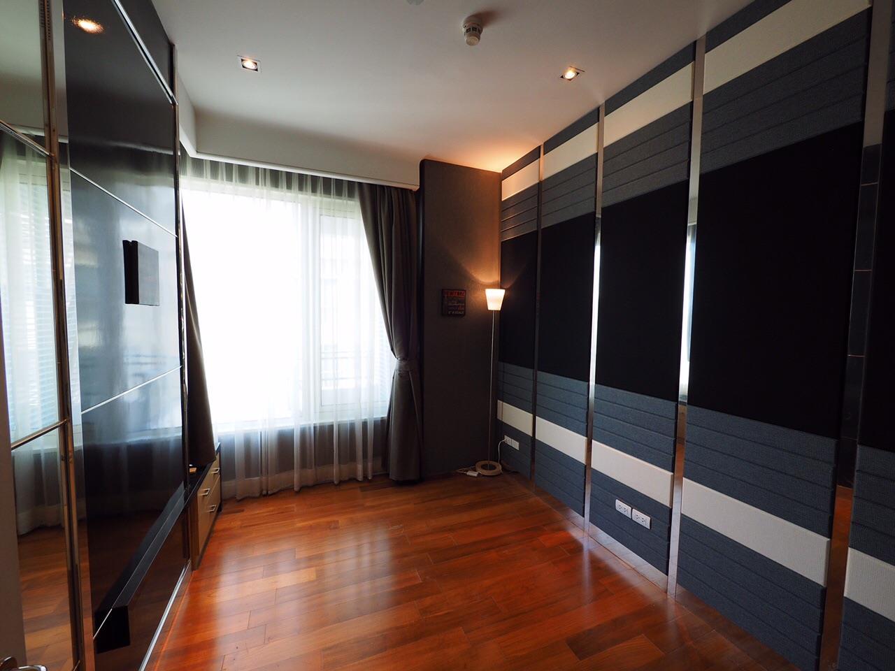 Quality Life Property Agency's Condo For Rent!!! Q Langsuan / 2 Bedroom / 20 Floor 9