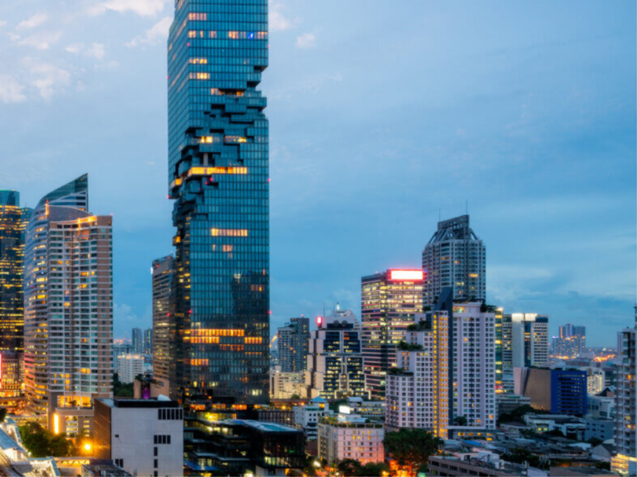 Bestbkkcondos Agency's 3 Bedrooms 3 Bathrooms Size 212sqm. The Ritz Carlton Sky Residences for Sale ฿90,000,000 THB 6