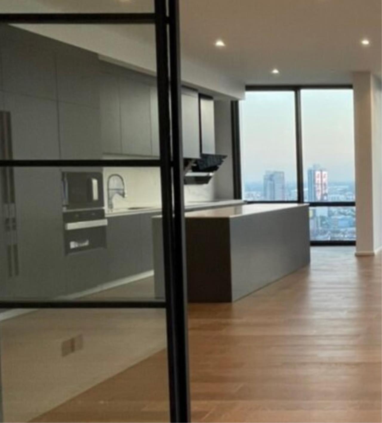 Bestbkkcondos Agency's Penthouse – 3 Bedrooms 4 Bathrooms Size 254.5sqm. Muniq Langsuan for Sale ฿122,160,000 THB 23