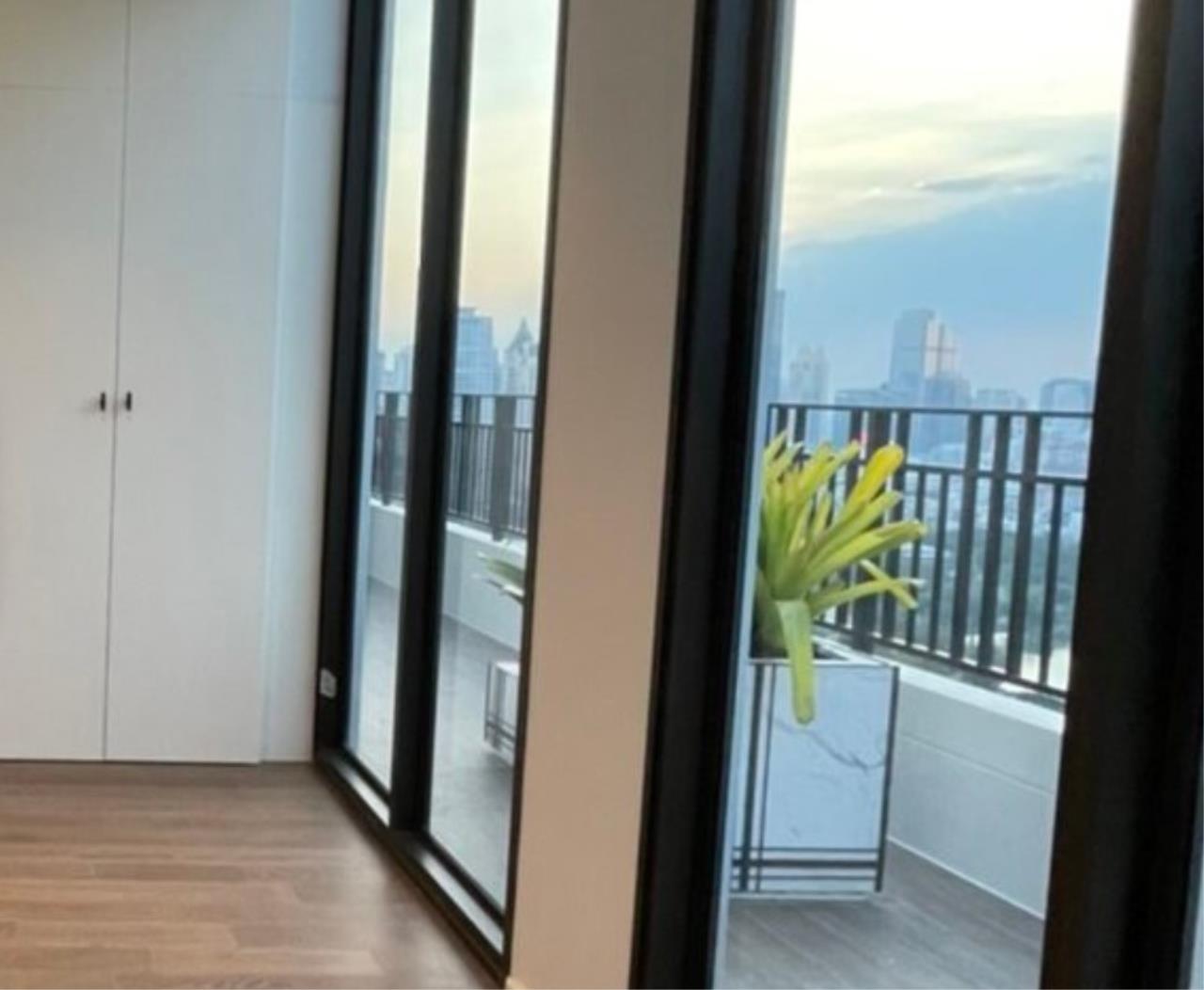 Bestbkkcondos Agency's Penthouse – 3 Bedrooms 4 Bathrooms Size 254.5sqm. Muniq Langsuan for Sale ฿122,160,000 THB 3